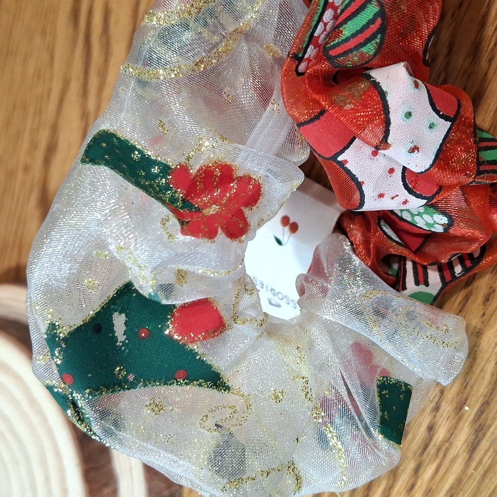 Festive Red & White Scrunchie Set - Picture 3 of 3